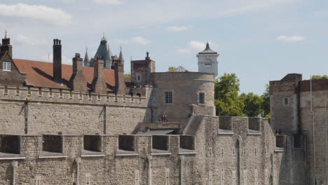 Außenseite-Des-Tower-Of-London-England-Großbritannien-4