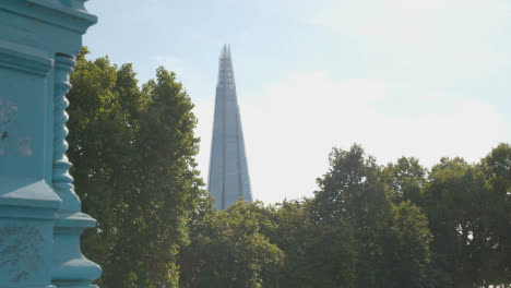 Außenansicht-Des-Shard-Bürogebäudes-Im-Modernen-Geschäftsviertel-Skyline-Von-London,-Großbritannien-2