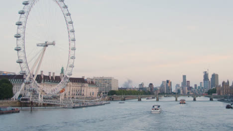 Skyline-Der-Themse-Mit-London-Eye-Westminster-Bridge-Und-Houses-Of-Parliament-London-England-Großbritannien