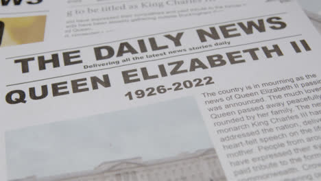 Nachverfolgung-Von-Zeitungsschlagzeilen-über-Den-Tod-Von-Queen-Elizabeth-07