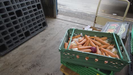 Interior-Of-UK-Food-Bank-Building-With-Fresh-Food-Being-Sorted-For-Delivery-1