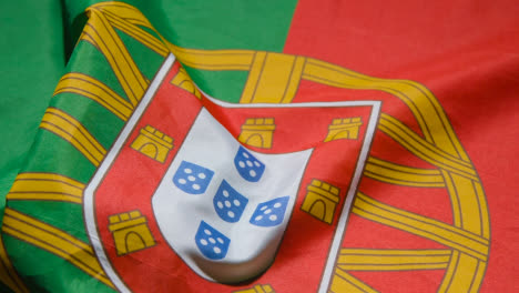 Nahaufnahme-Studioaufnahme-Des-Füllrahmens-Der-Portugiesischen-Flagge