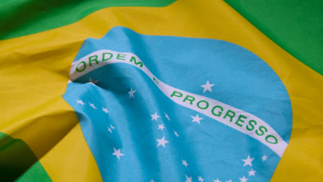 Nahaufnahme-Studioaufnahme-Des-Füllrahmens-Der-Brasilianischen-Flagge