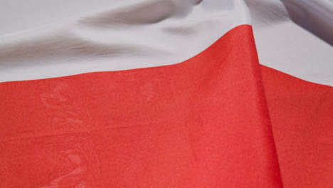 Nahaufnahme-Studioaufnahme-Des-Polnischen-Flaggenfüllungsrahmens