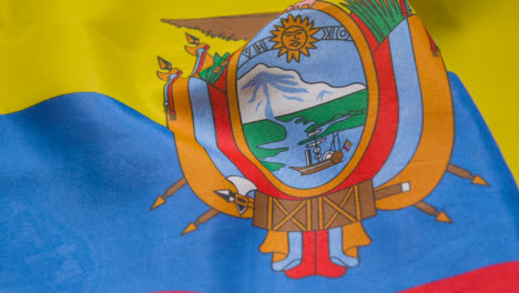 Nahaufnahme-Studioaufnahme-Des-Füllrahmens-Der-Ecuadorianischen-Flagge