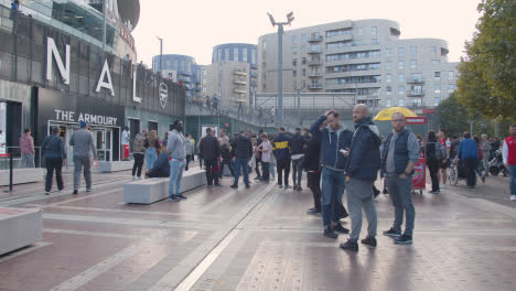 Exterior-Of-The-Emirates-Stadium-Home-Ground-Arsenal-Football-Club-London-With-Supporters-On-Match-Day-17