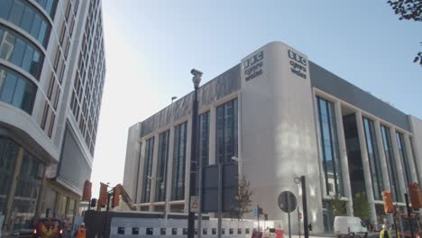 Exterior-Del-Edificio-Bbc-Gales-En-El-Centro-De-La-Ciudad-De-Cardiff-3