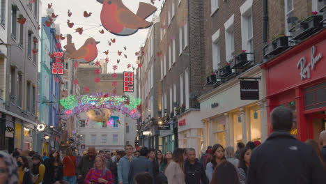 Äußeres-Der-Geschäfte,-Die-Zu-Weihnachten-In-Der-Carnaby-Street-In-London-Uk-Dekoriert-Sind