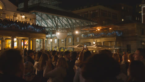 Christmas-Tree-With-Lights-And-Decorations-In-Covent-Garden-London-UK-At-Night-3