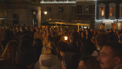 Street-Performer-In-Covent-Garden-London-UK-At-Night