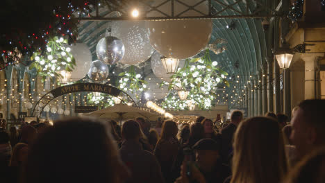 Christmas-Tree-With-Lights-And-Decorations-In-Covent-Garden-London-UK-At-Night-4