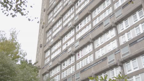 Nahaufnahme-Des-Innerstädtischen-Hochhaus-Hochhauses-In-London,-Großbritannien