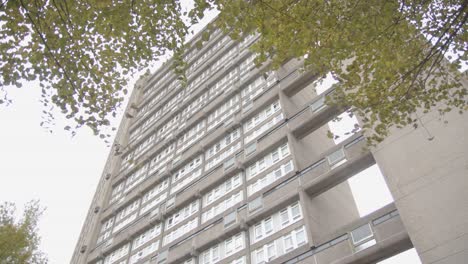 Close-Up-Of-Inner-City-High-Rise-Tower-Block-In-London-UK-2