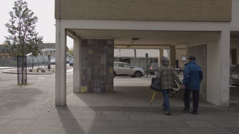 Inner-City-Housing-Development-In-Tower-Hamlets-London-UK-With-People