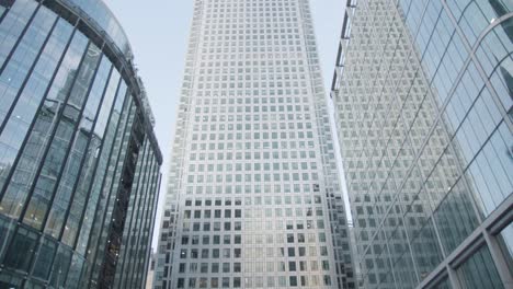 Modernas-Oficinas-Y-Trabajadores-En-Canada-Square-Canary-Wharf-En-Los-Docklands-De-Londres,-Reino-Unido-3