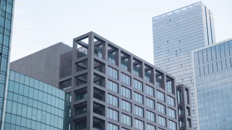 Moderne-Büros-In-Canada-Square-Canary-Wharf-In-Den-Londoner-Docklands,-Großbritannien