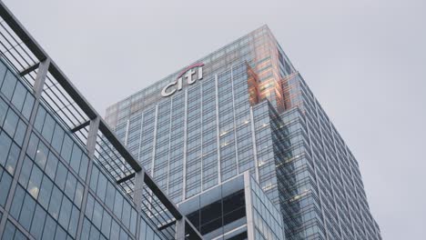 Citi-Bank-Edificio-De-Oficinas-En-Los-Docklands-De-Londres,-Reino-Unido