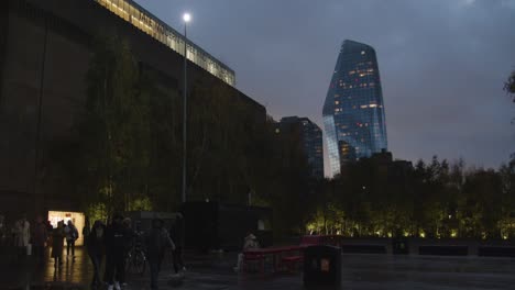 Exterior-De-La-Galería-De-Arte-Moderno-Tate-En-El-Banco-Sur-De-Londres-Al-Atardecer-1