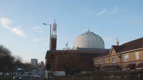 Dome-And-Exterior-Of-Birmingham-Central-Mosque-In-Birmingham-UK-1