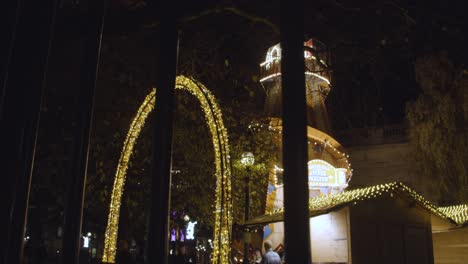 Mercado-De-Navidad-Y-Parque-De-Atracciones-En-Birmingham-Uk-Por-La-Noche