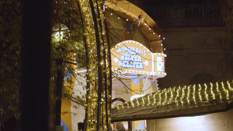 Mercado-De-Navidad-Y-Parque-De-Atracciones-En-Birmingham-Uk-En-La-Noche-1