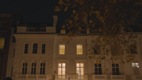Exclusive-Luxury-Housing-In-Belgrave-Square-London-At-Night-8