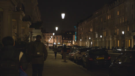 Hotels-and-Luxury-Housing-In-Belgravia-London-Busy-With-Traffic-At-Night-4