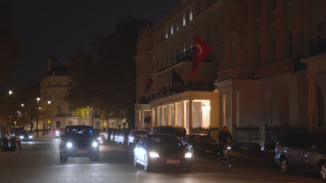 Hotels-and-Luxury-Housing-In-Belgravia-London-Busy-With-Traffic-At-Night-6