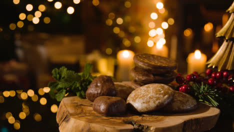 Christmas-At-Home-With-Traditional-German-Christmas-Lebkuchen-On-Table-1