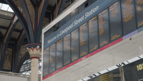 Close-Up-Of-Departure-Board-At-Liverpool-Street-Rail-Station-In-London-UK