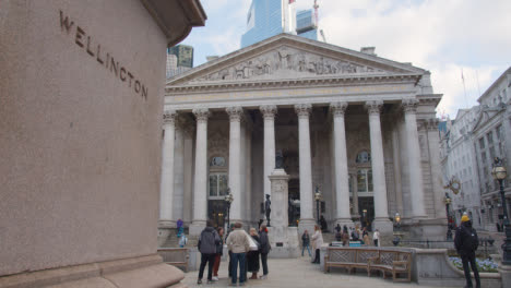 Exterior-Del-Edificio-Royal-Exchange-Con-Oficinas-Modernas-En-La-Ciudad-De-Londres,-Reino-Unido-1