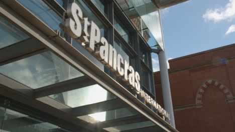 Close-Up-Of-Sign-Outside-Entrance-To-At-St-Pancras-Rail-Station-In-London-UK