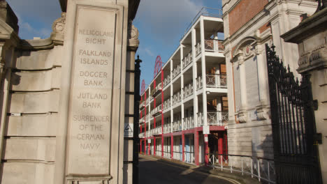 Sir-Oswald-Stoll-Mansions-Veterans-Community-En-Fulham,-Londres,-Gran-Bretaña.