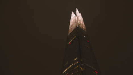 Außenansicht-Des-Shard-Bürogebäudes-In-Der-Skyline-Des-Londoner-Geschäftsviertels-Bei-Nacht-3