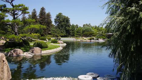 Japanese-Garden-pond,-Los-Angeles