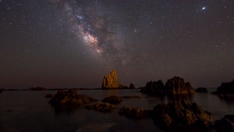 Milky-Way-In-El-Arrecife-De-Las-Sirenas-In-Cabo-De-Gata