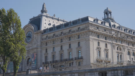 Exterior-Of-The-Musee-D'Orsay-In-Paris-France-From-River-Seine-In-Slow-Motion-1