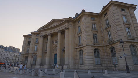 Buildings-Around-The-Pantheon-Monument-In-Paris-France-Shot-In-Slow-Motion