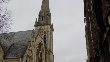 Exterior-Of-Wesley-Memorial-Methodist-Church-In-City-Centre-Of-Oxford-2