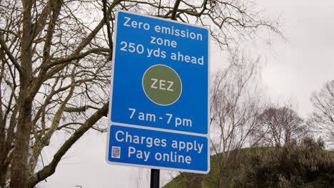 Close-Up-On-Sign-For-Zero-Emission-Traffic-Zone-In-City-Centre-Of-Oxford-1