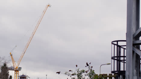 Grúa-Torre-Trabajando-En-Un-Sitio-De-Construcción-En-El-Centro-De-La-Ciudad-De-Oxford