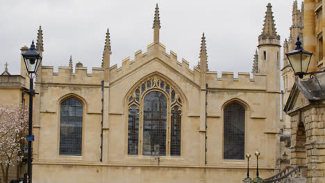 Außenansicht-Des-All-Souls-College-Und-Des-Radcliffe-Camera-Gebäudes-Am-Radcliffe-Square-Im-Stadtzentrum-Von-Oxford-1