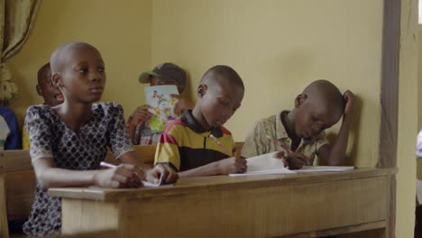 Children-in-Nigerian-School-Class