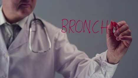 Arzt-Schreibt-Das-Wort-Bronchitis