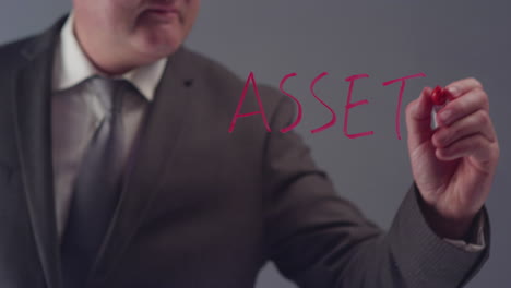 Hombre-de-negocios-Writing-Word-Assets