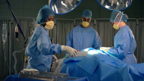 Medical-Staff-In-The-Operating-Theatre