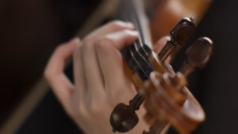 Nahaufnahme-Geiger-Spielt-Geige
