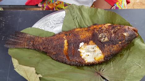 Eating-a-full-fried-fish-in-Timelapse