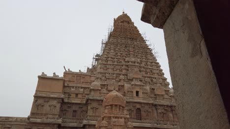 Tanjore-Tamilnadu-Indien-08.-Juli-2019-Kippen-Sie-Den-Blick-Auf-Den-Weltberühmten-Brihadisvara-Tempel-In-Thanjavur?