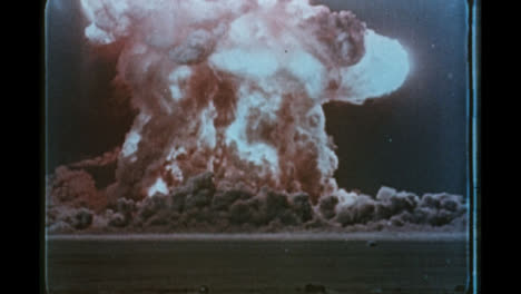 1950-Explosión-De-Examen-De-Bomba-Nuclear-Soviética-03